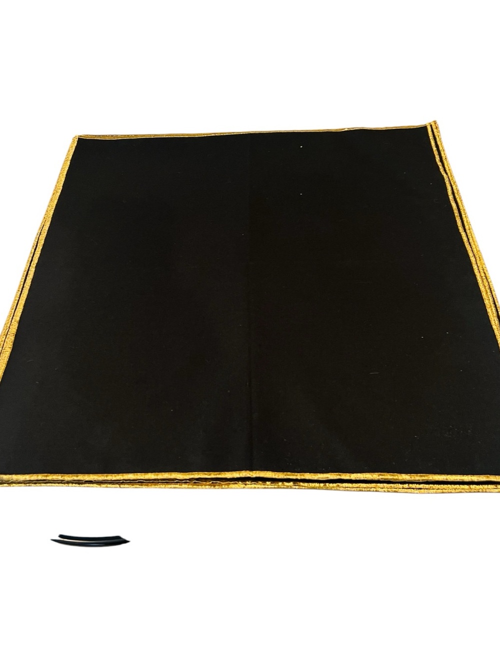 Set of 6 Black Cloth Napkins Gold Trim 18x18 Elegant Formal Dinner Table Linens - Picture 3 of 4